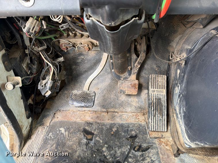 image for item FJ2029 2000 Volvo WG dump truck