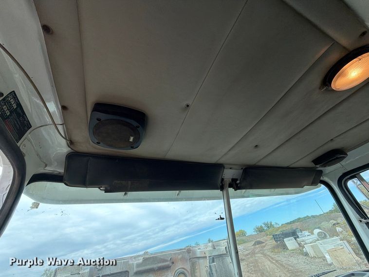 image for item FJ2029 2000 Volvo WG dump truck