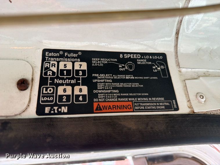 image for item FJ2029 2000 Volvo WG dump truck
