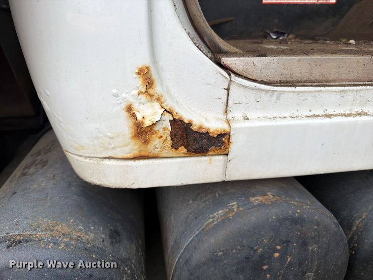 image for item FJ2029 2000 Volvo WG dump truck
