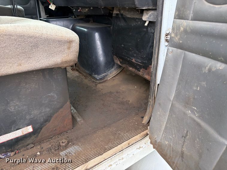 image for item FJ2029 2000 Volvo WG dump truck