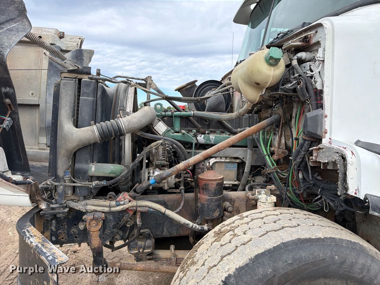 image for item FJ2029 2000 Volvo WG dump truck