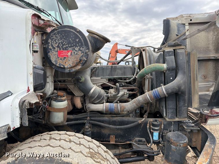 image for item FJ2029 2000 Volvo WG dump truck