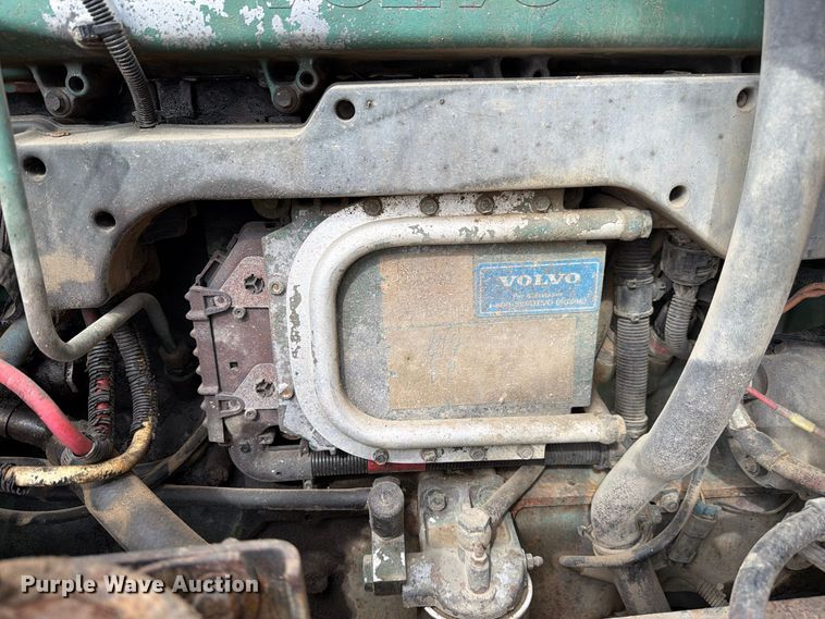 image for item FJ2029 2000 Volvo WG dump truck