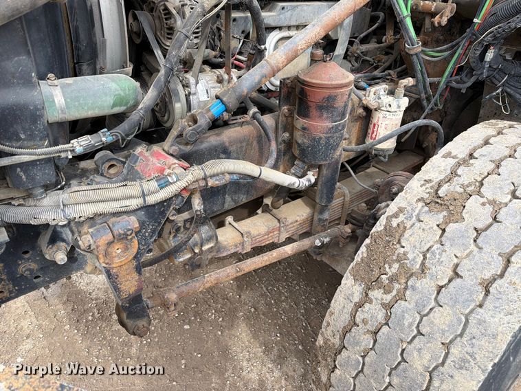 image for item FJ2029 2000 Volvo WG dump truck