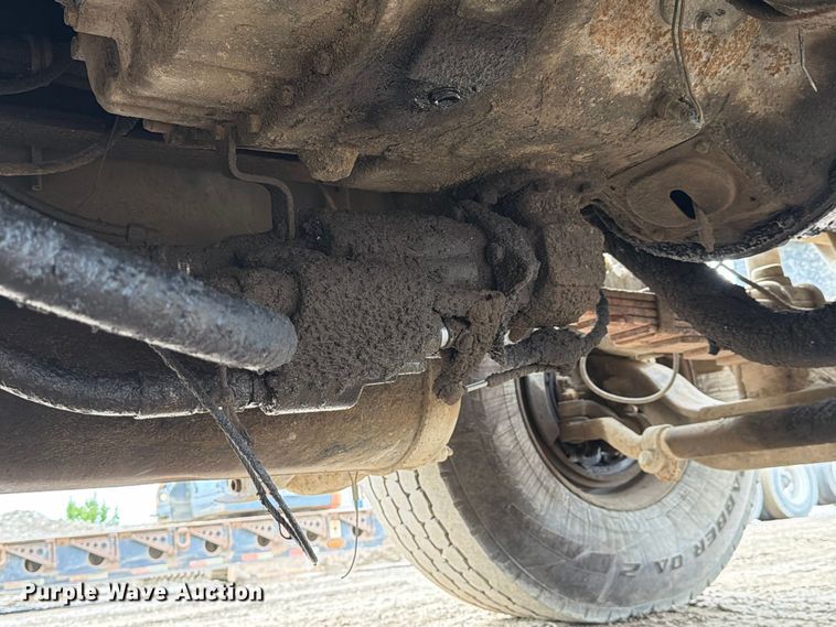 image for item FJ2029 2000 Volvo WG dump truck