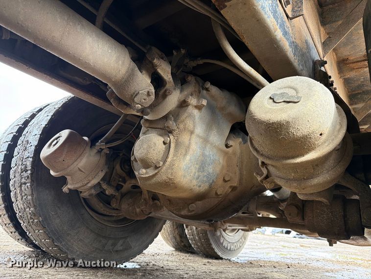 image for item FJ2029 2000 Volvo WG dump truck