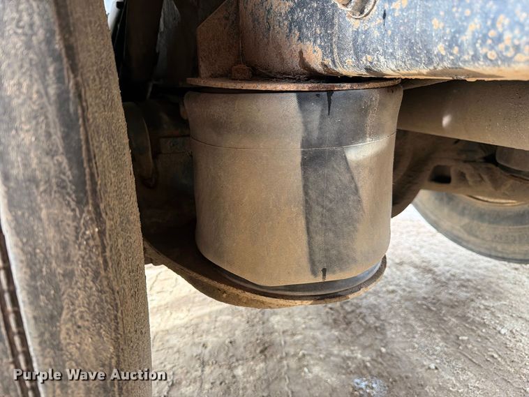image for item FJ2029 2000 Volvo WG dump truck