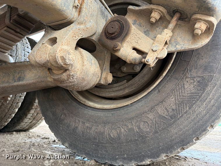 image for item FJ2029 2000 Volvo WG dump truck