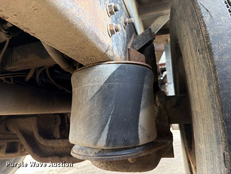 image for item FJ2029 2000 Volvo WG dump truck