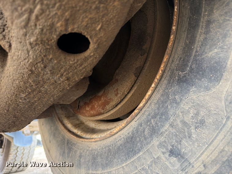 image for item FJ2029 2000 Volvo WG dump truck