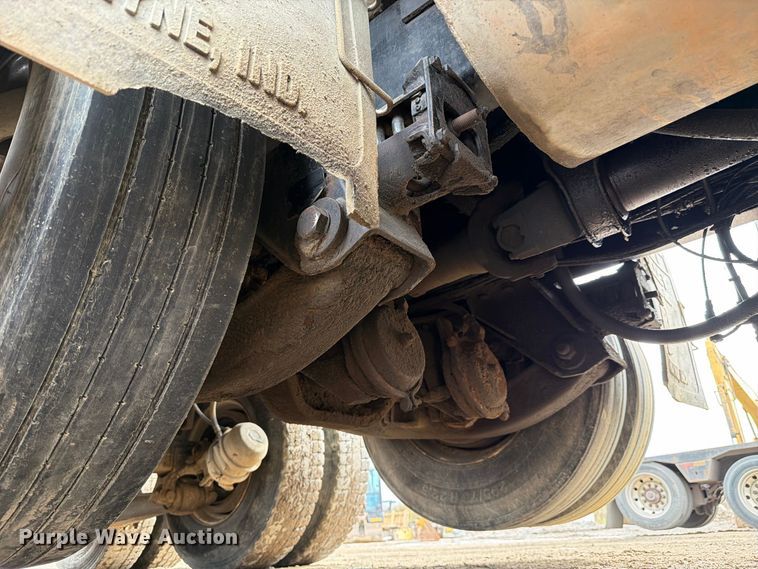 image for item FJ2029 2000 Volvo WG dump truck