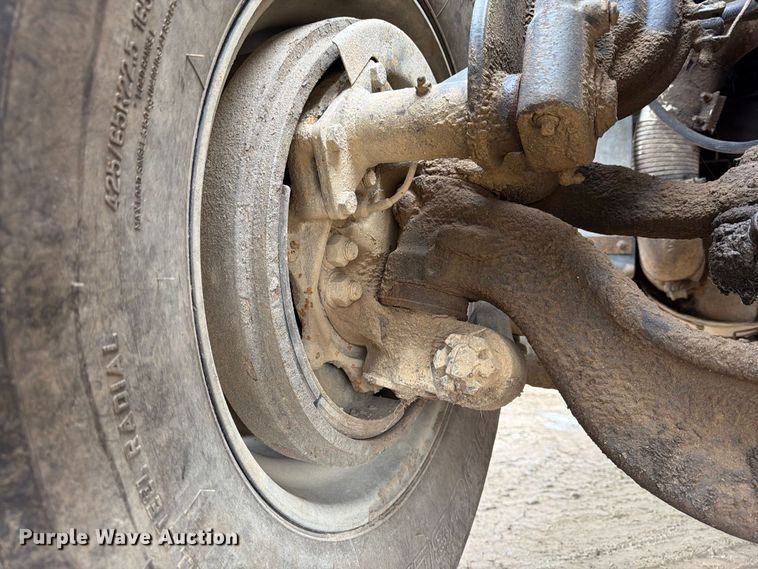 image for item FJ2029 2000 Volvo WG dump truck