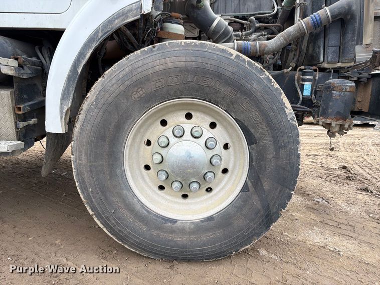 image for item FJ2029 2000 Volvo WG dump truck