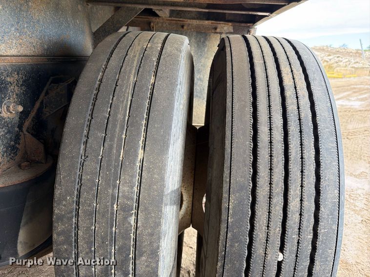 image for item FJ2029 2000 Volvo WG dump truck