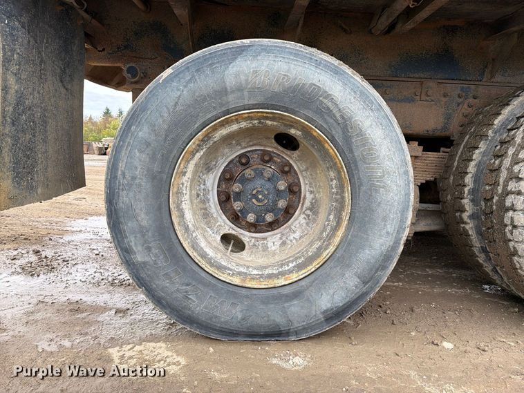 image for item FJ2029 2000 Volvo WG dump truck