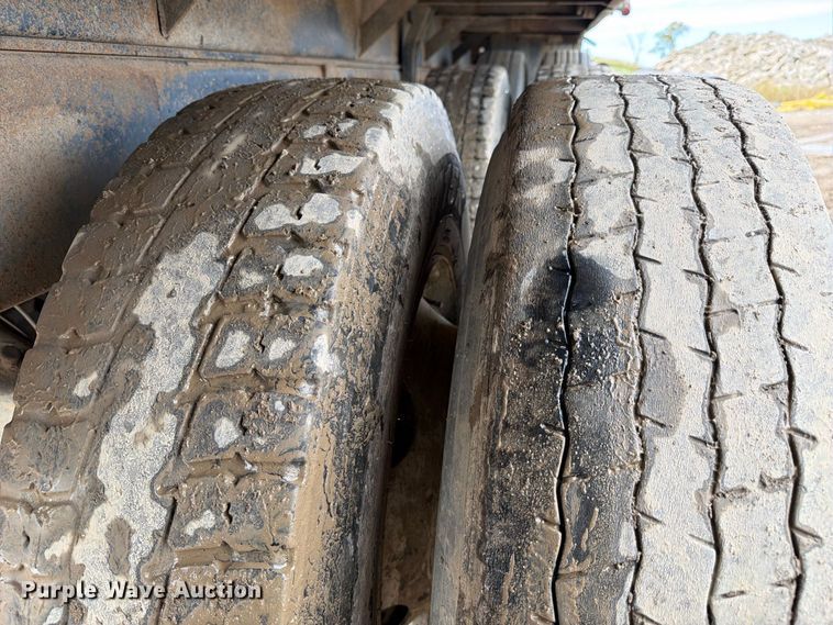 image for item FJ2029 2000 Volvo WG dump truck