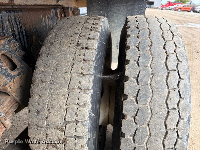 image for item FJ2029 2000 Volvo WG dump truck