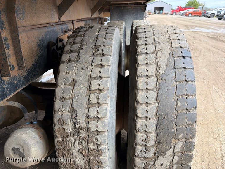 image for item FJ2029 2000 Volvo WG dump truck