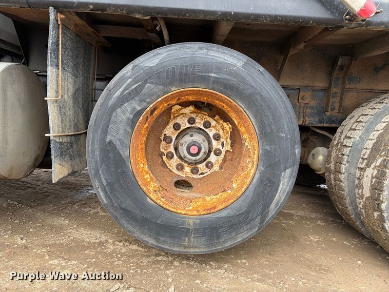 image for item FJ2029 2000 Volvo WG dump truck