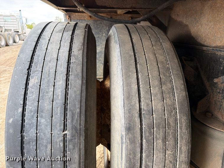image for item FJ2029 2000 Volvo WG dump truck