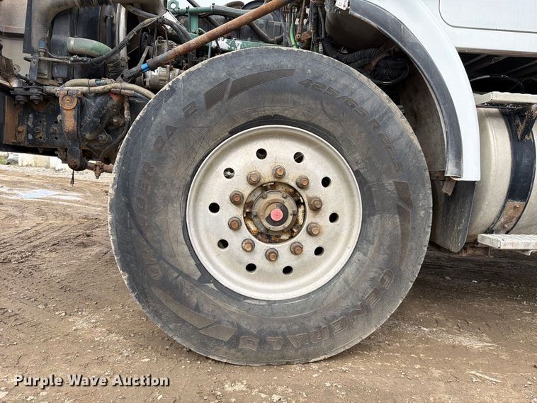 image for item FJ2029 2000 Volvo WG dump truck