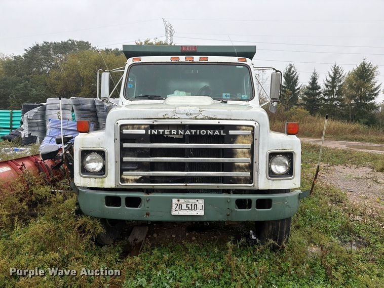 image for item FJ2051 1989 International 1754 dump flatbed truck