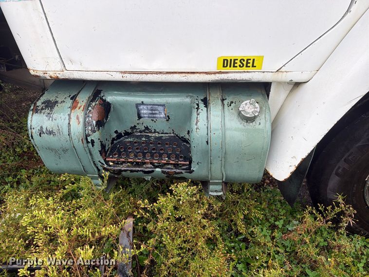 image for item FJ2051 1989 International 1754 dump flatbed truck