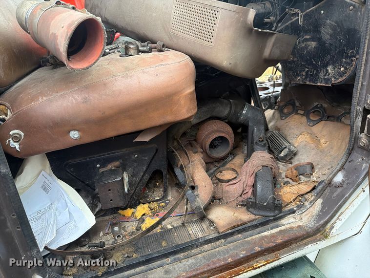 image for item FJ2051 1989 International 1754 dump flatbed truck