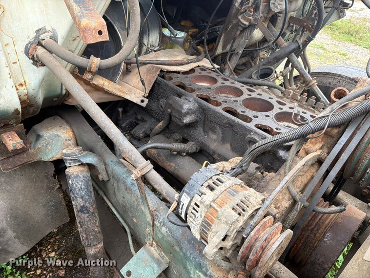 image for item FJ2051 1989 International 1754 dump flatbed truck