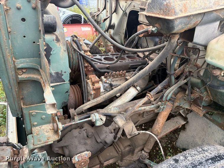 image for item FJ2051 1989 International 1754 dump flatbed truck