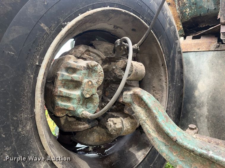 image for item FJ2051 1989 International 1754 dump flatbed truck