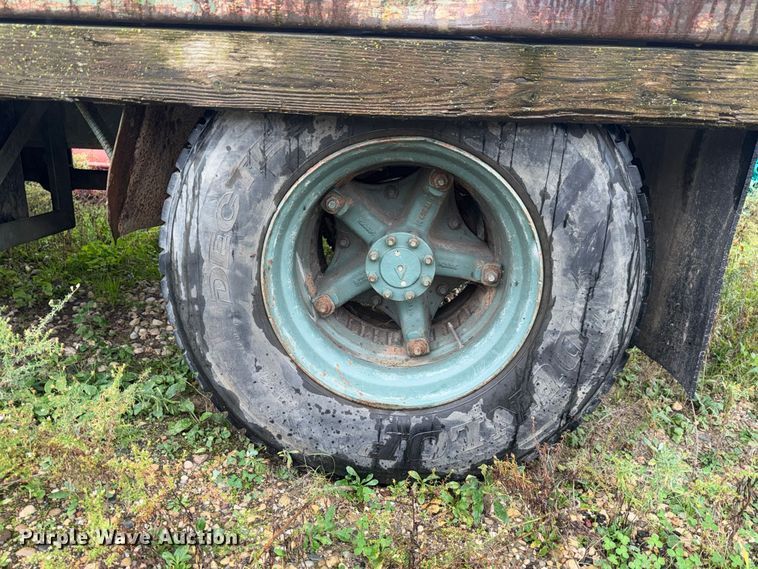 image for item FJ2051 1989 International 1754 dump flatbed truck