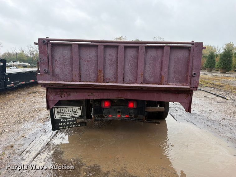 image for item FJ2052 2002 Ford F450 Super Duty dump truck