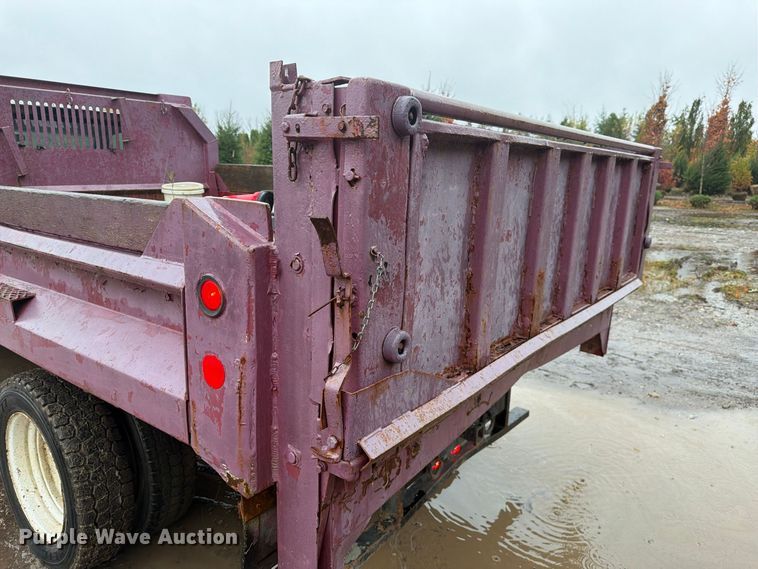 image for item FJ2052 2002 Ford F450 Super Duty dump truck