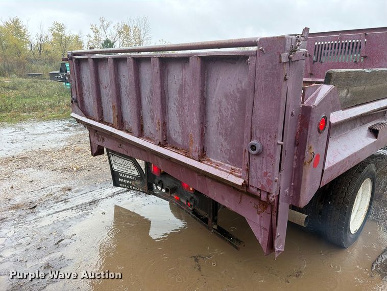 image for item FJ2052 2002 Ford F450 Super Duty dump truck