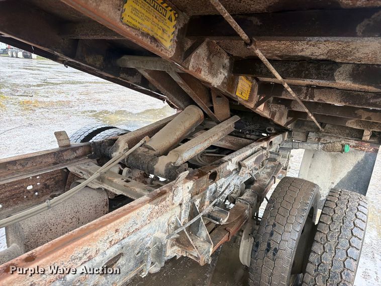 image for item FJ2052 2002 Ford F450 Super Duty dump truck