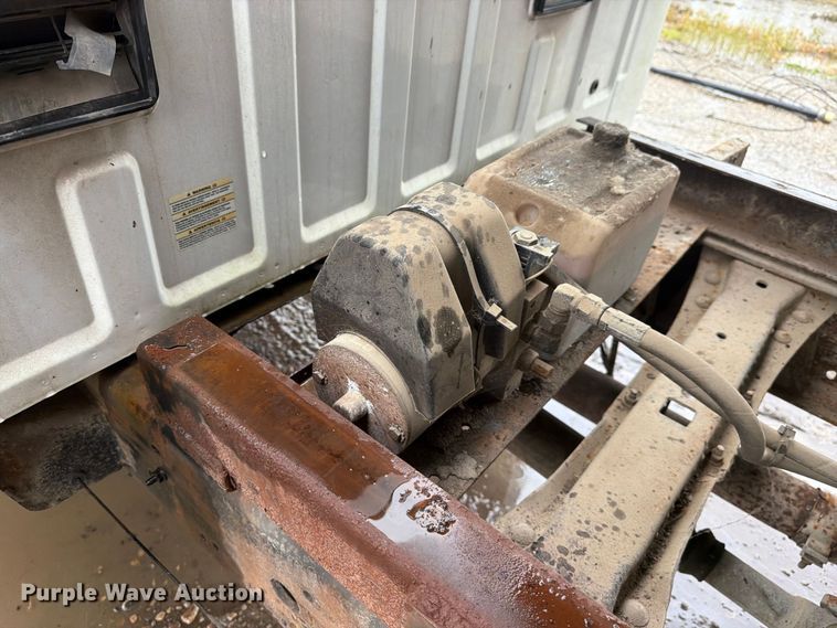 image for item FJ2052 2002 Ford F450 Super Duty dump truck