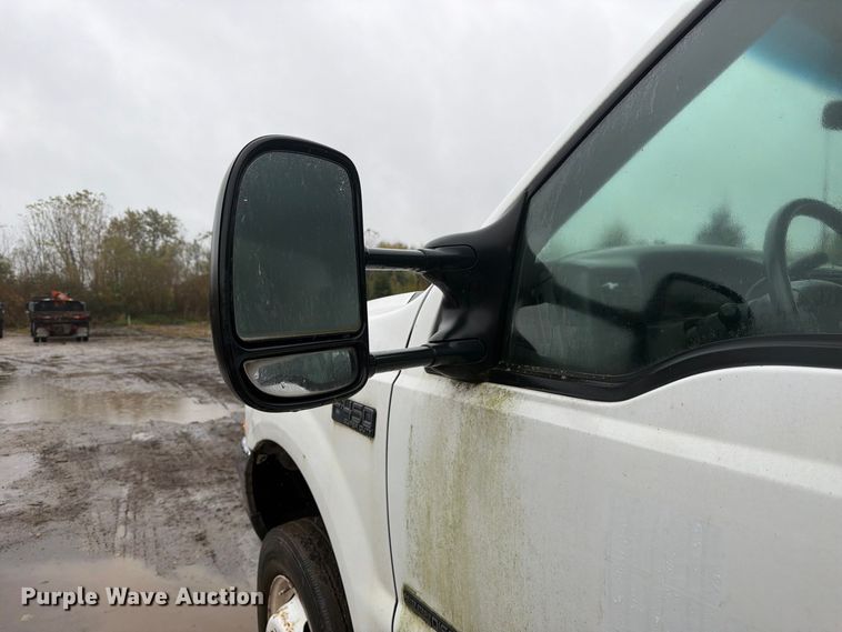 image for item FJ2052 2002 Ford F450 Super Duty dump truck