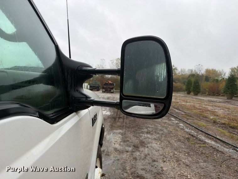 image for item FJ2052 2002 Ford F450 Super Duty dump truck
