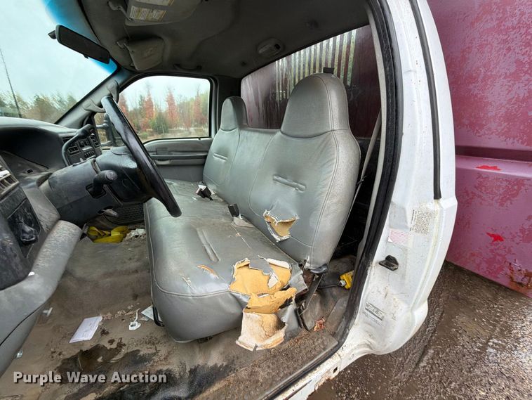 image for item FJ2052 2002 Ford F450 Super Duty dump truck