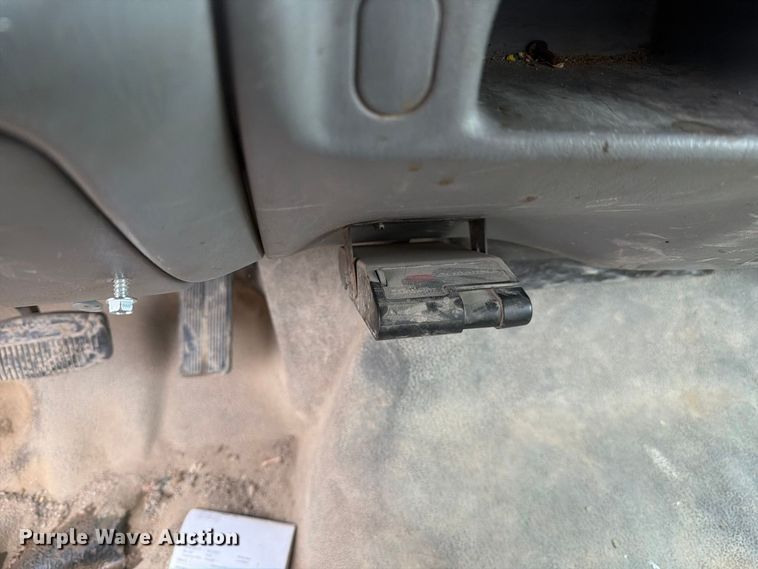 image for item FJ2052 2002 Ford F450 Super Duty dump truck
