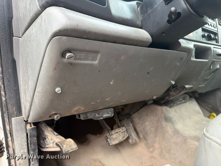 image for item FJ2052 2002 Ford F450 Super Duty dump truck