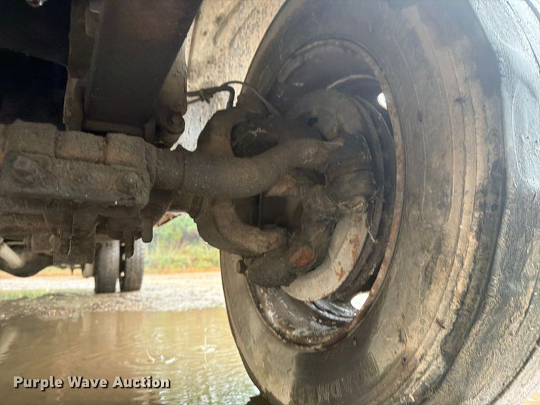 image for item FJ2052 2002 Ford F450 Super Duty dump truck