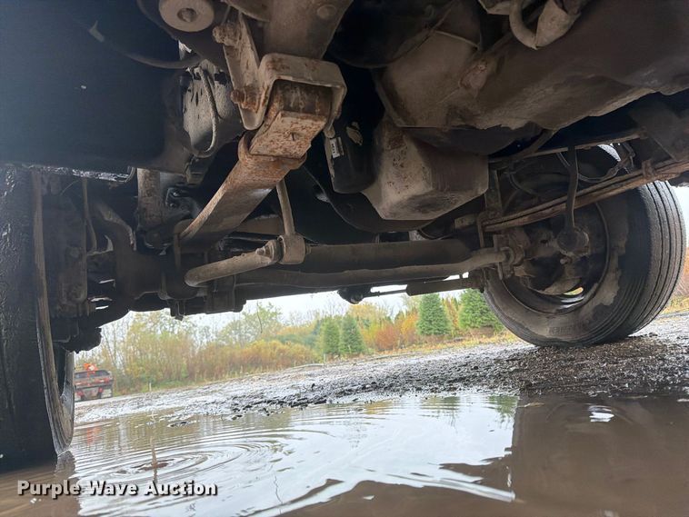 image for item FJ2052 2002 Ford F450 Super Duty dump truck