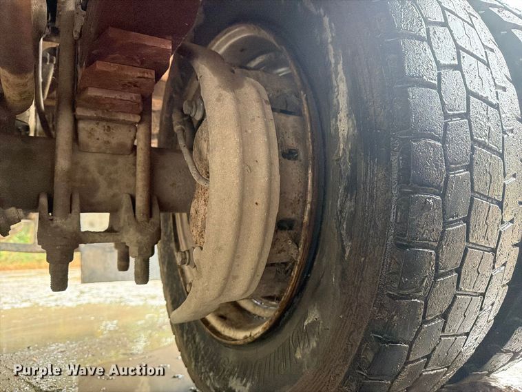 image for item FJ2052 2002 Ford F450 Super Duty dump truck