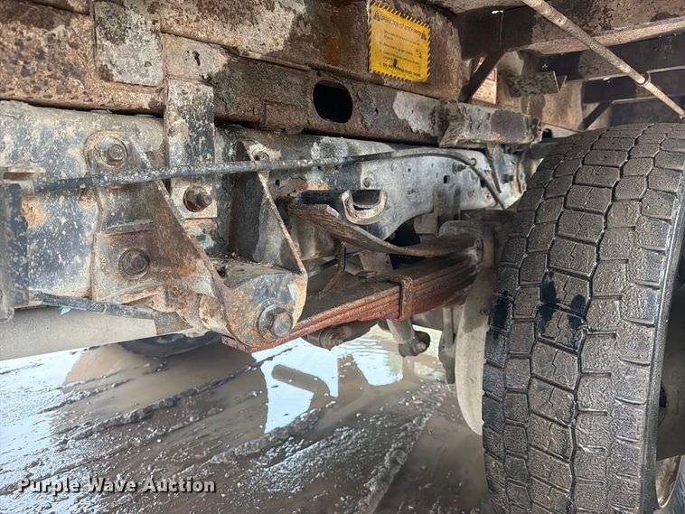 image for item FJ2052 2002 Ford F450 Super Duty dump truck