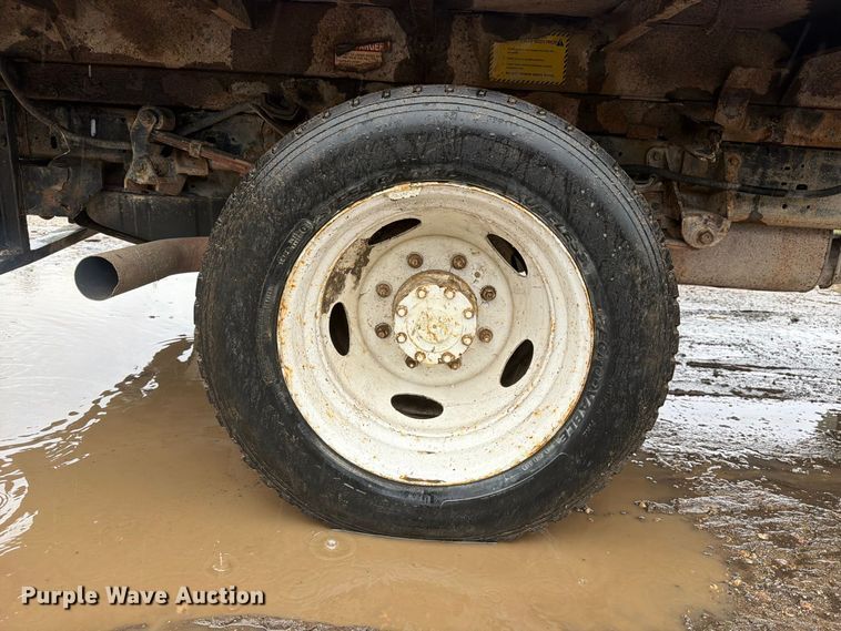 image for item FJ2052 2002 Ford F450 Super Duty dump truck