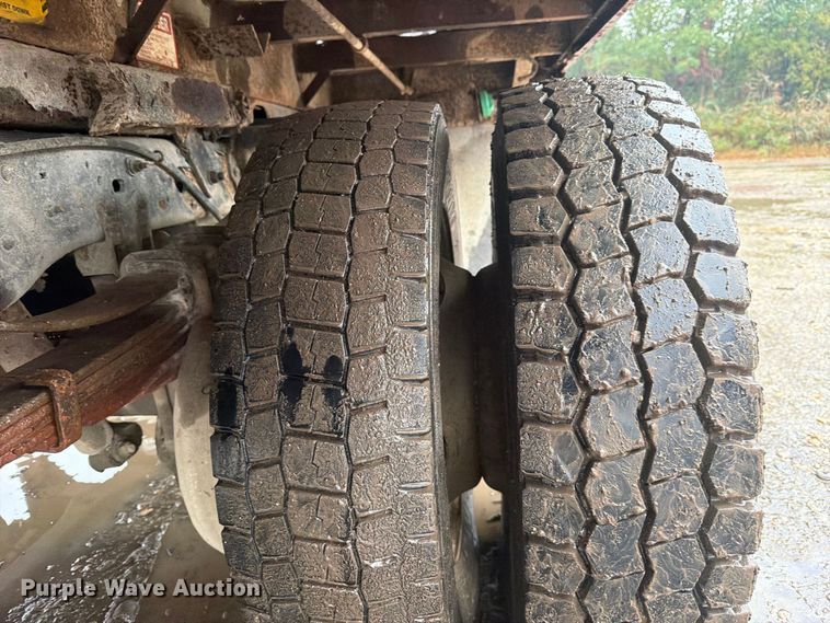 image for item FJ2052 2002 Ford F450 Super Duty dump truck