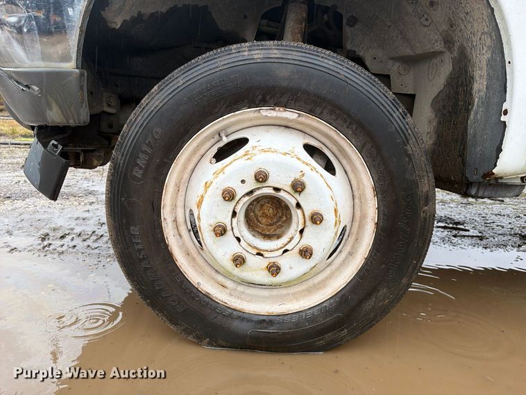 image for item FJ2052 2002 Ford F450 Super Duty dump truck